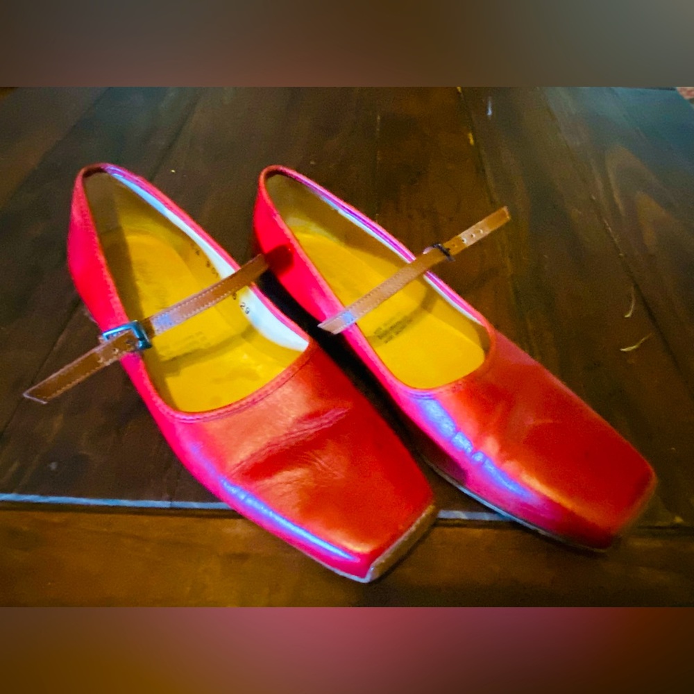 Vintage Semelle Cuir real leather Mary Jane short heels, Made in France 5.5US